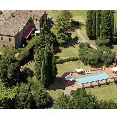 In Mit Grill- Gemeinschaftspool Und Garten By Interhome *